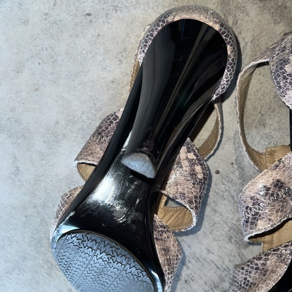 Michael Kors heels - Picture 5 of 6